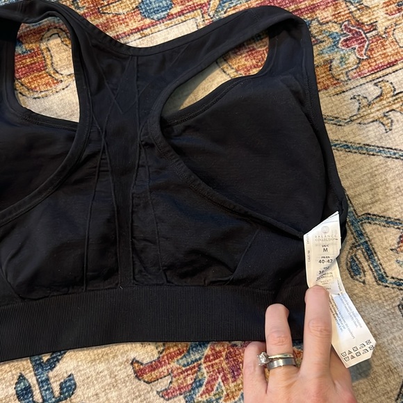 2 sports bra size Medium - Picture 3 of 8